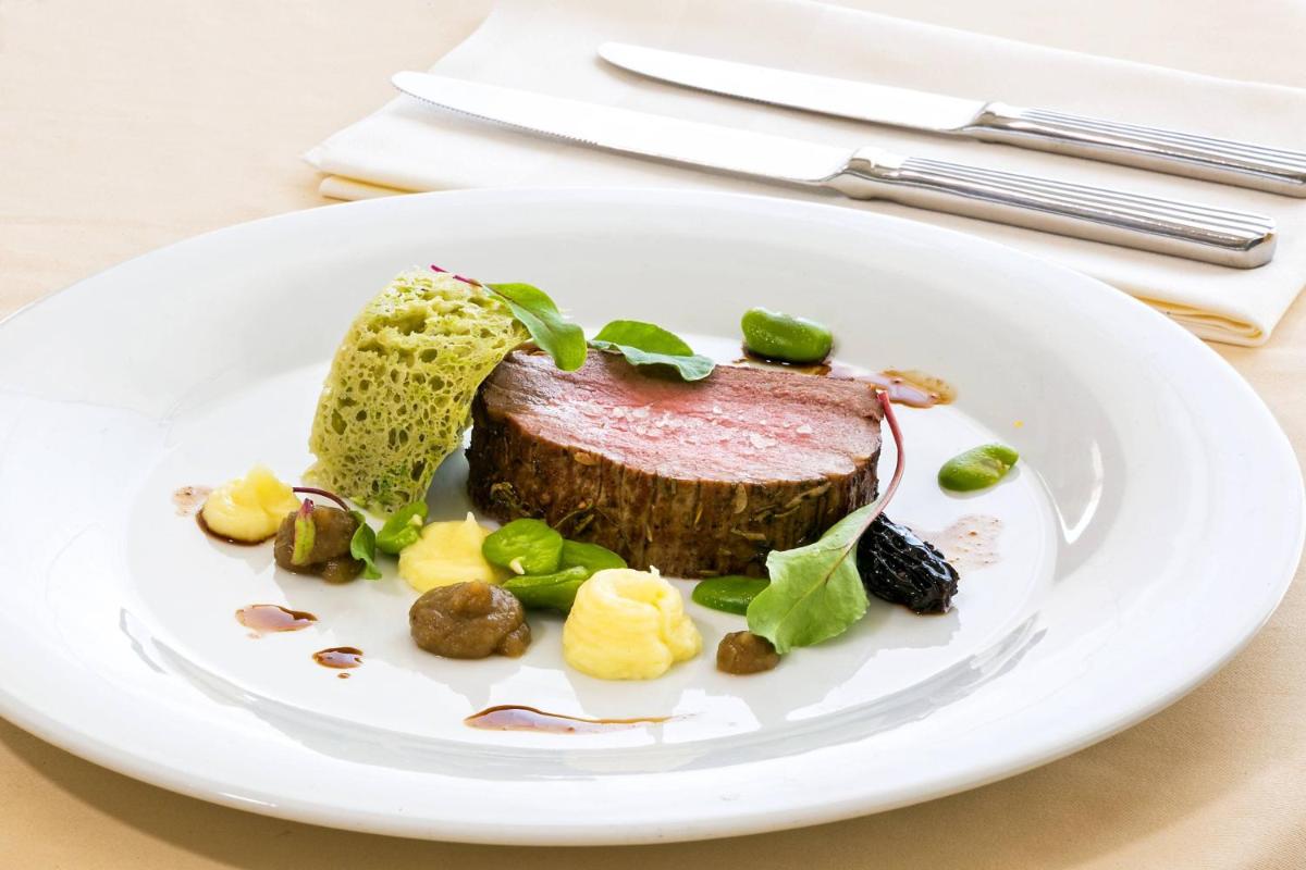 Le Meridien Lav Split