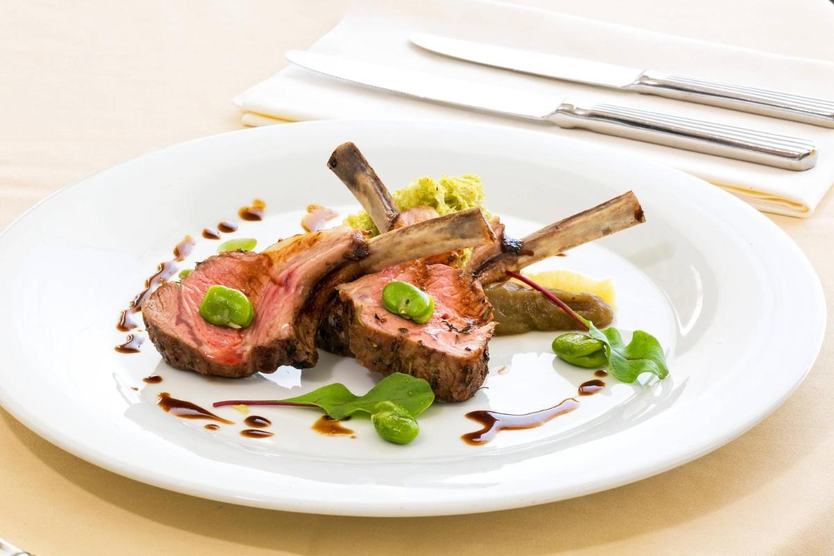 Le Meridien Lav Split