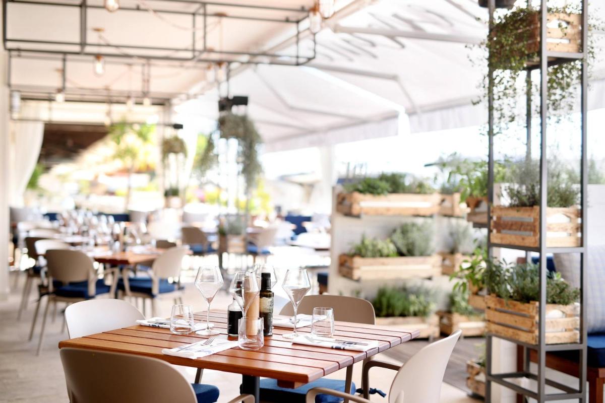 Le Meridien Lav Split