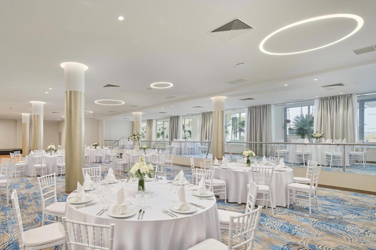 Le Meridien Lav Split