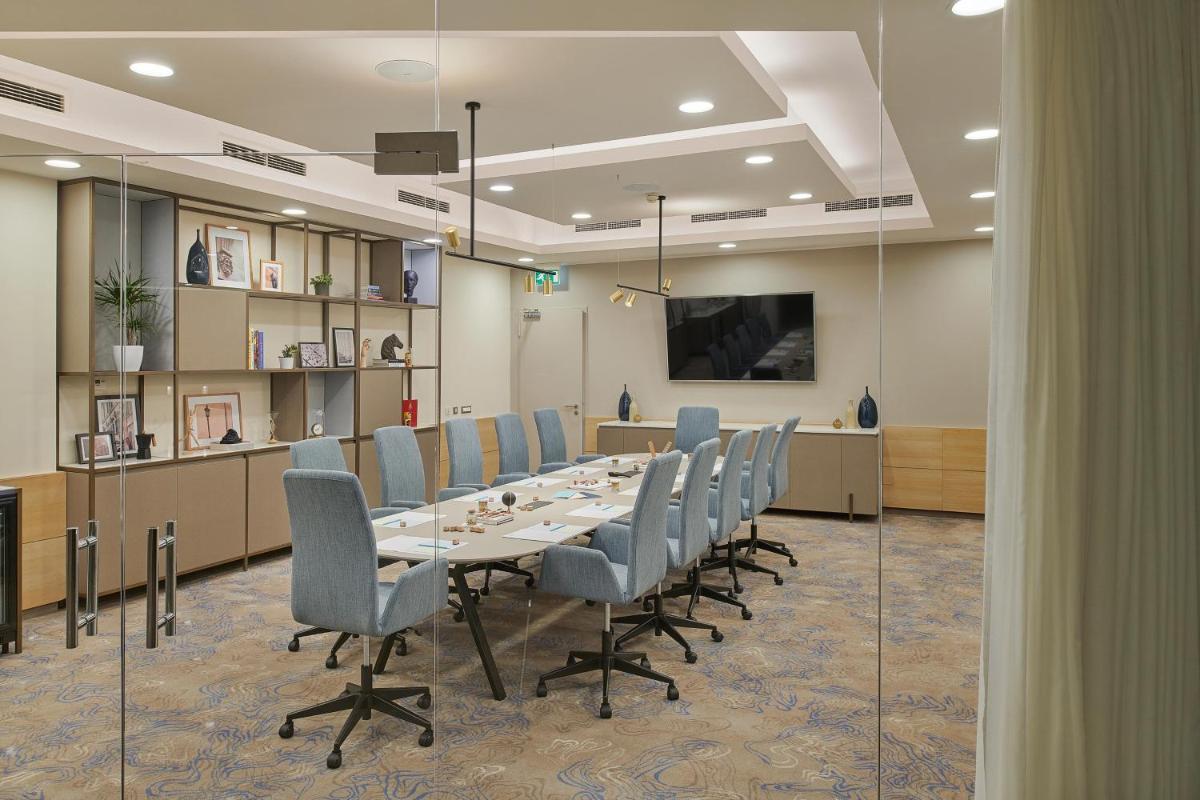 Le Meridien Lav Split