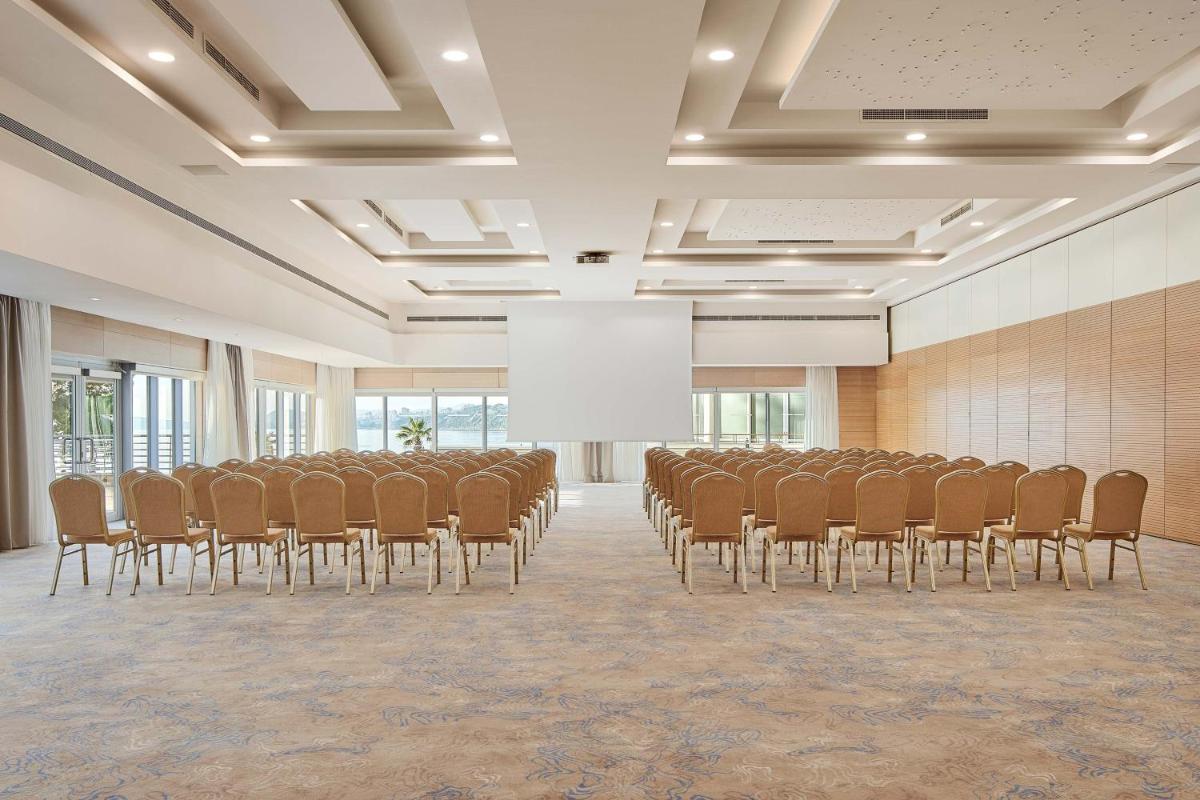 Le Meridien Lav Split