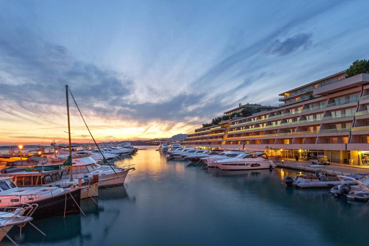 Le Meridien Lav Split