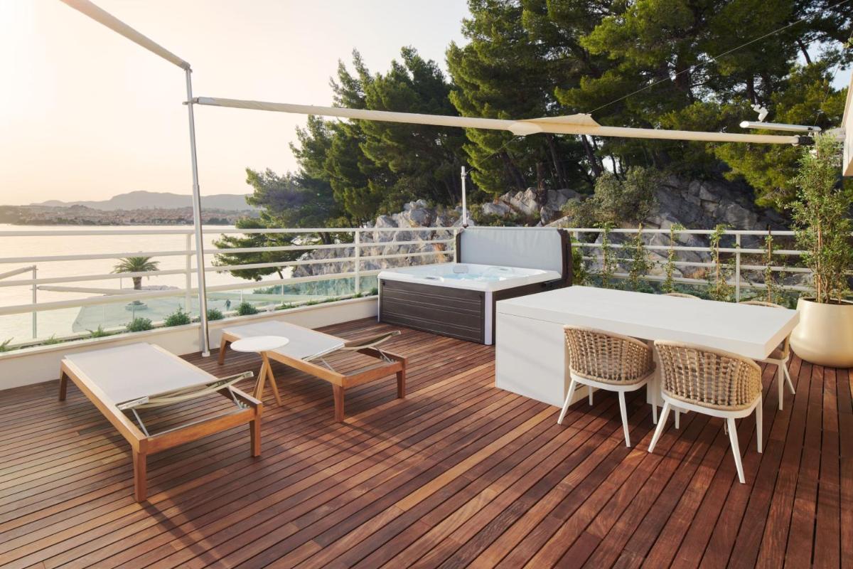 Le Meridien Lav Split