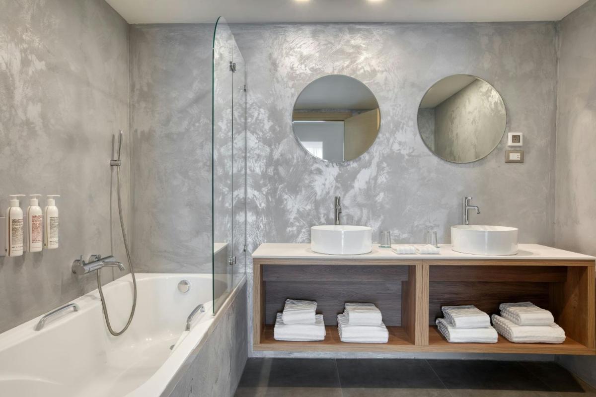 Le Meridien Lav Split