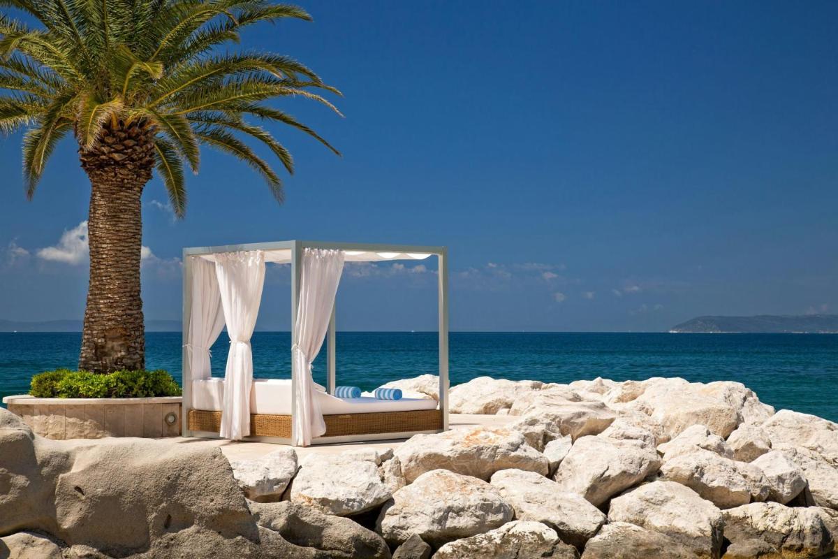 Le Meridien Lav Split