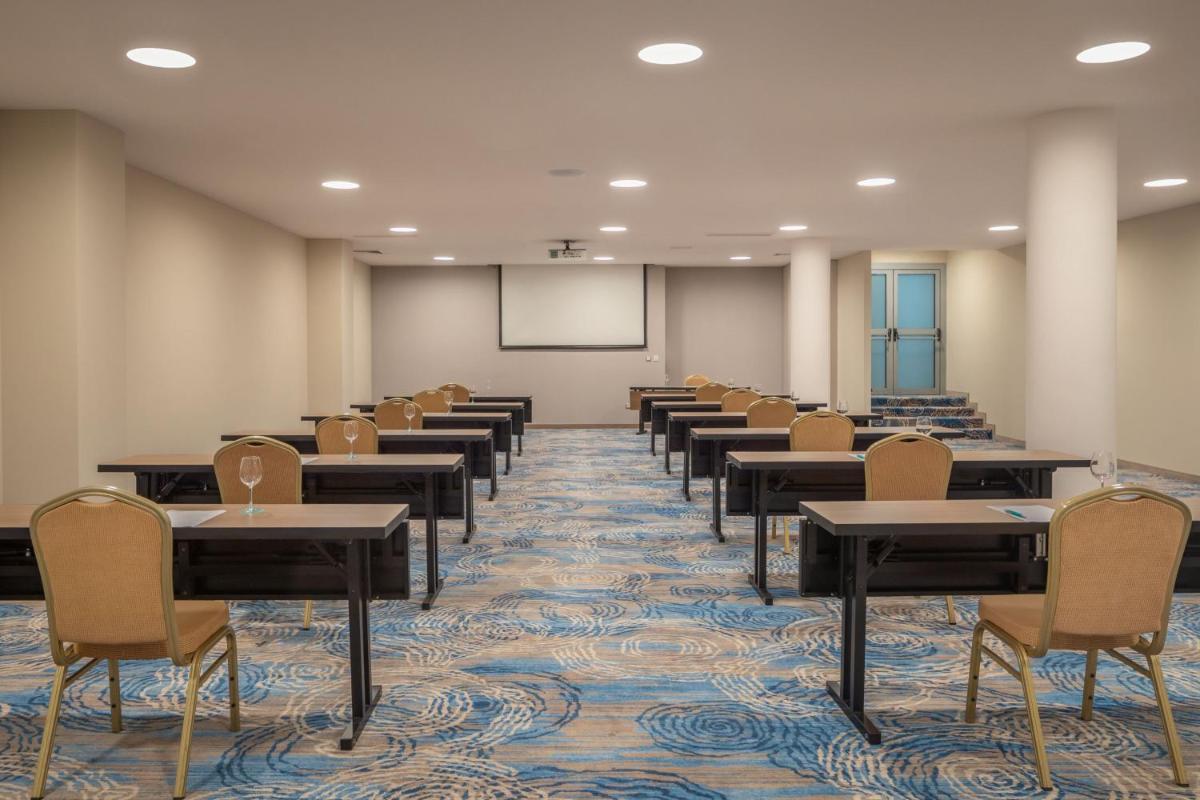 Le Meridien Lav Split
