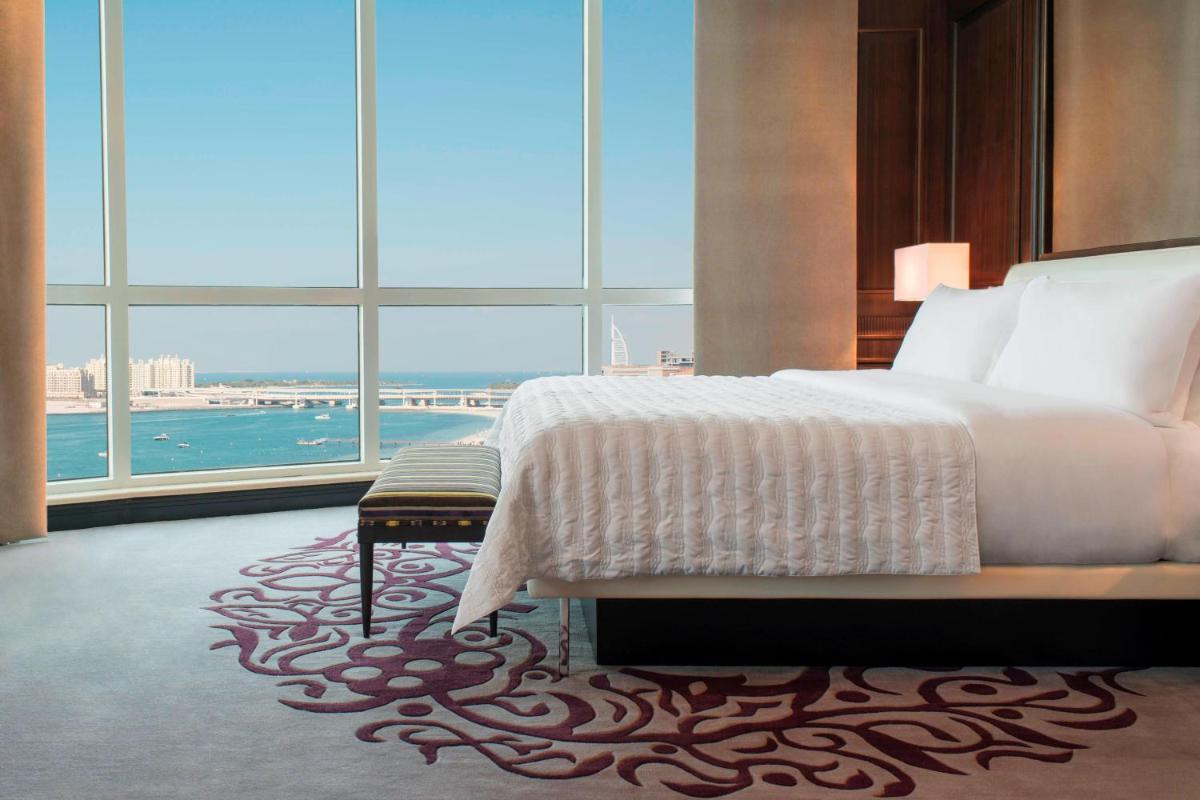 Le Meridien Mina Seyahi Beach Resort & Waterpark