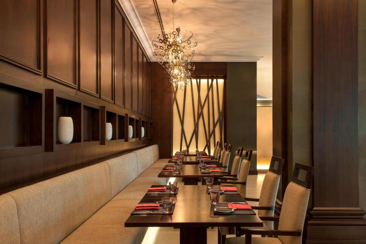 Le Meridien Mina Seyahi Beach Resort & Waterpark