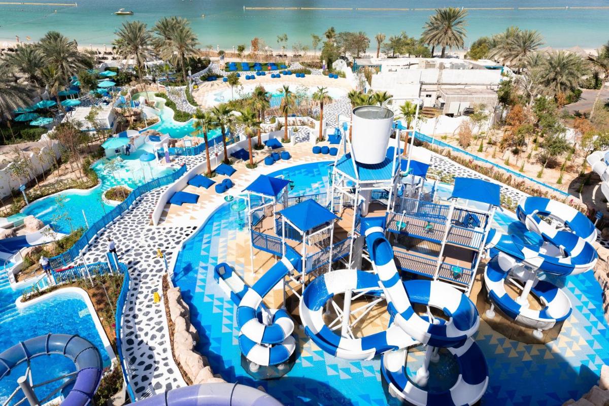 Le Meridien Mina Seyahi Beach Resort & Waterpark