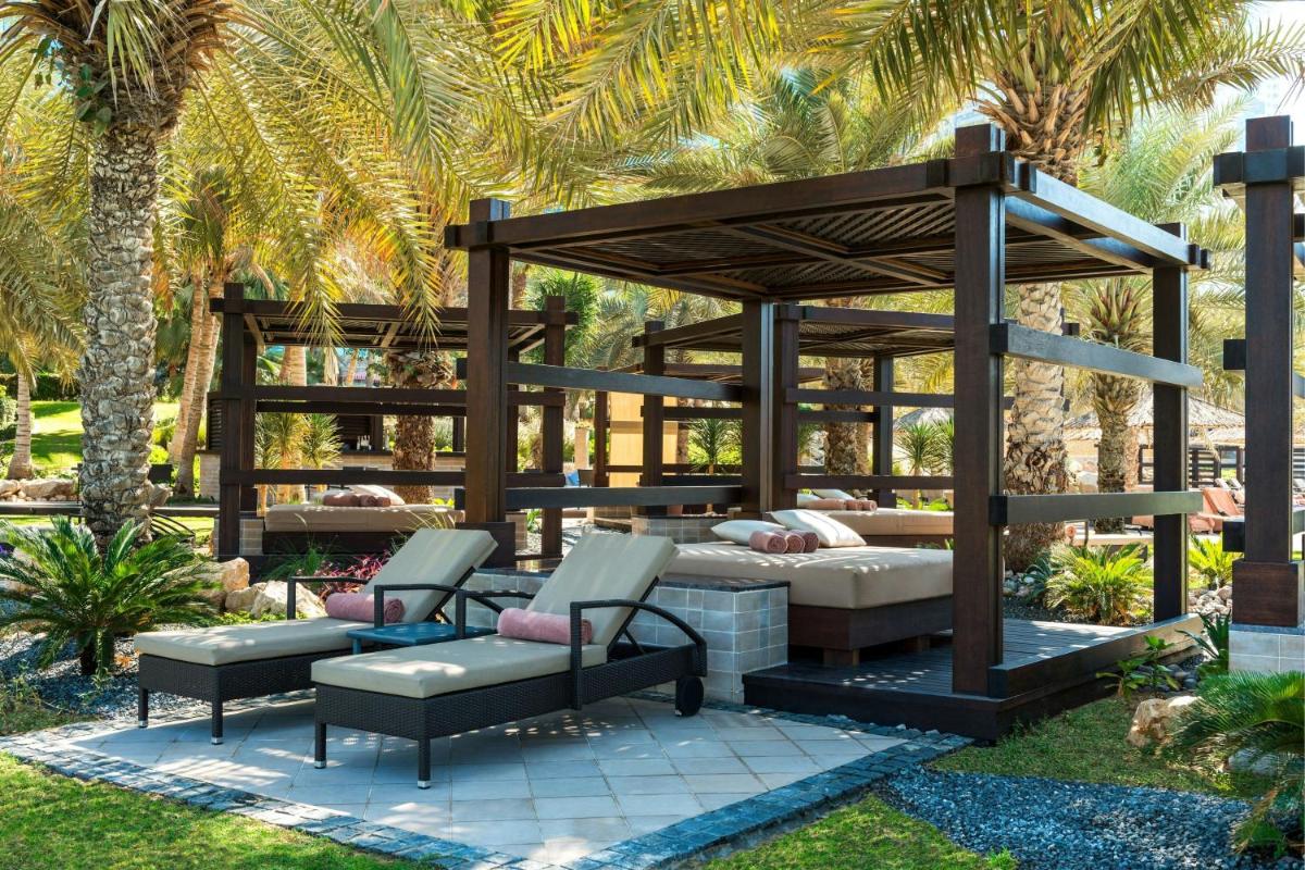 Le Meridien Mina Seyahi Beach Resort & Waterpark