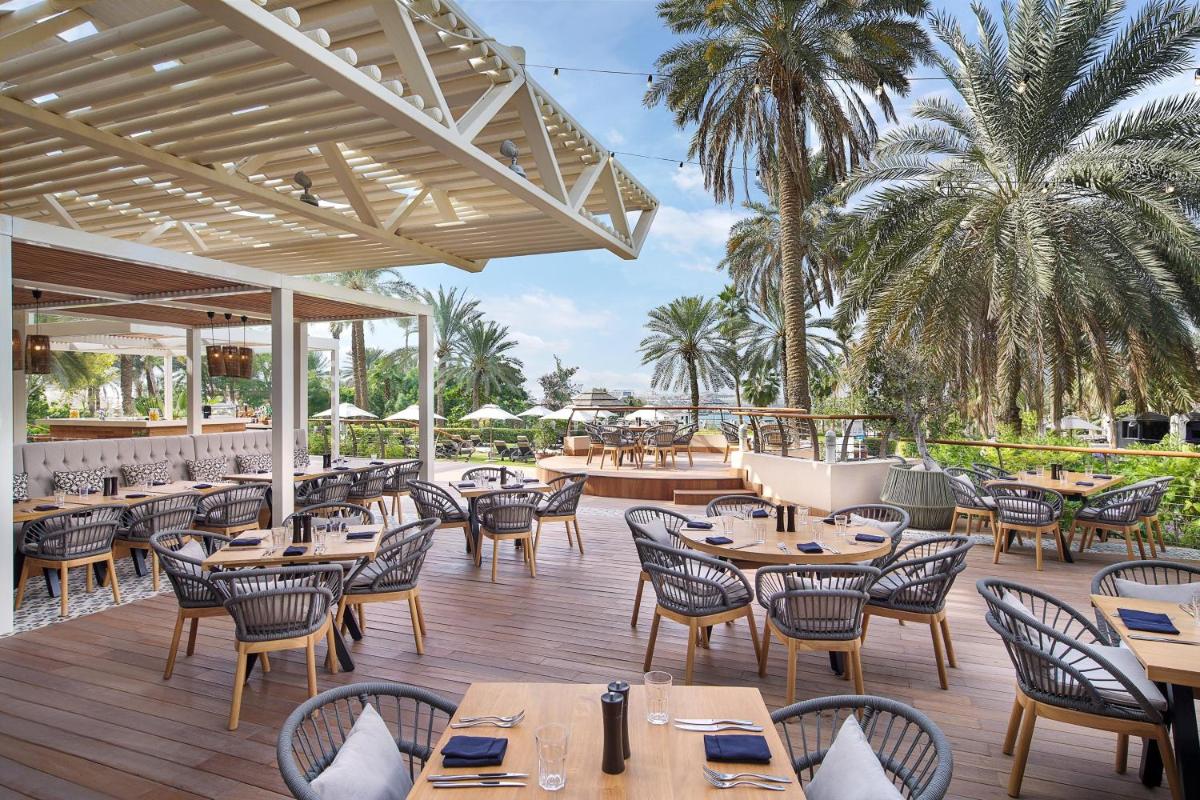 Le Meridien Mina Seyahi Beach Resort & Waterpark