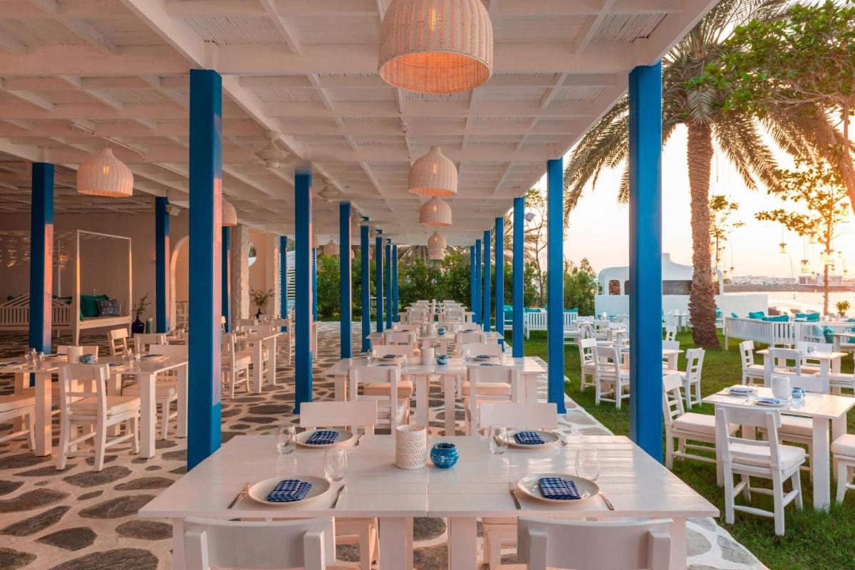 Le Meridien Mina Seyahi Beach Resort & Waterpark