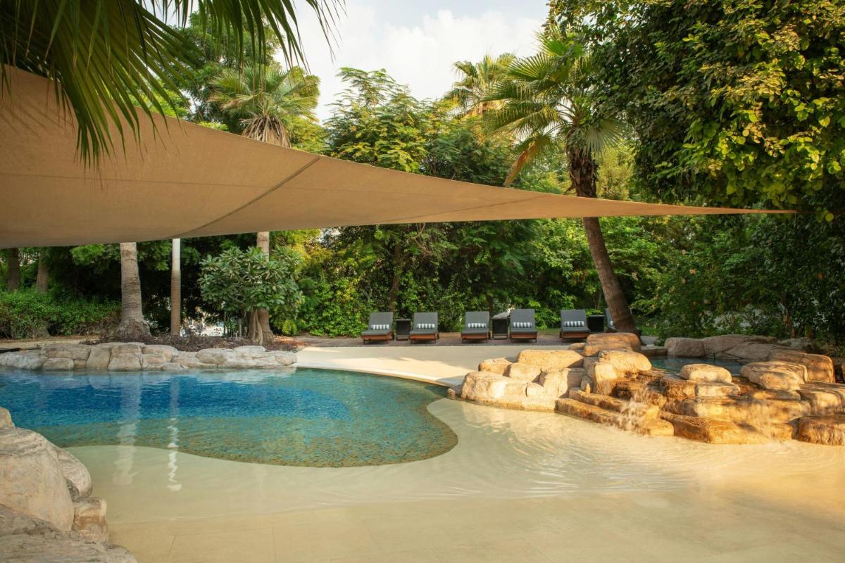 Le Meridien Mina Seyahi Beach Resort & Waterpark