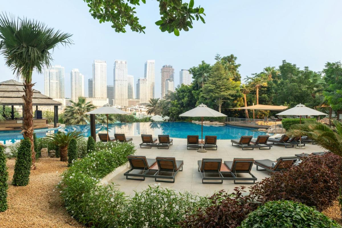 Le Meridien Mina Seyahi Beach Resort & Waterpark