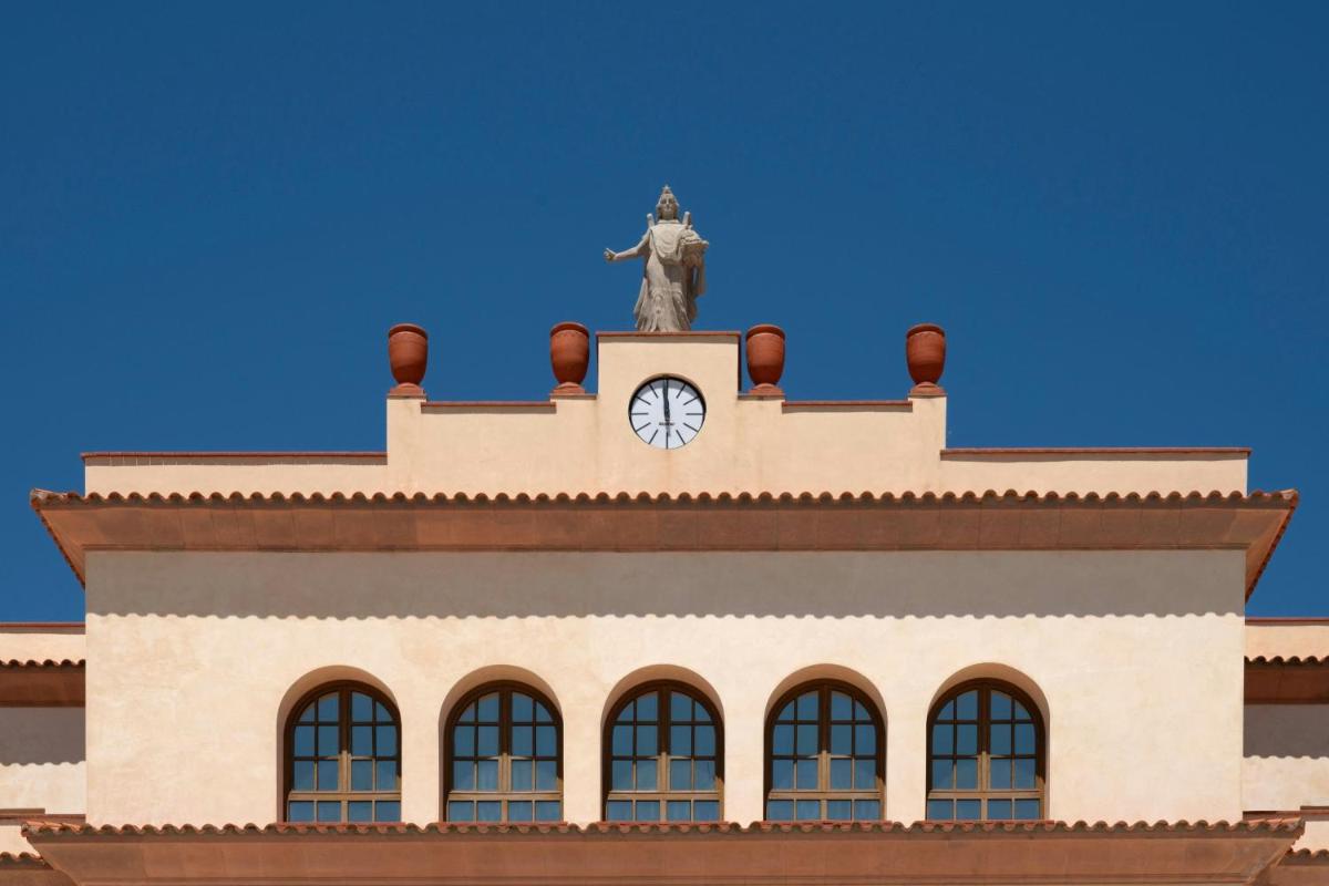 Le Meridien Ra Beach Hotel and Spa