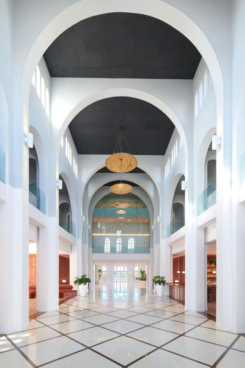 Le Meridien Ra Beach Hotel and Spa