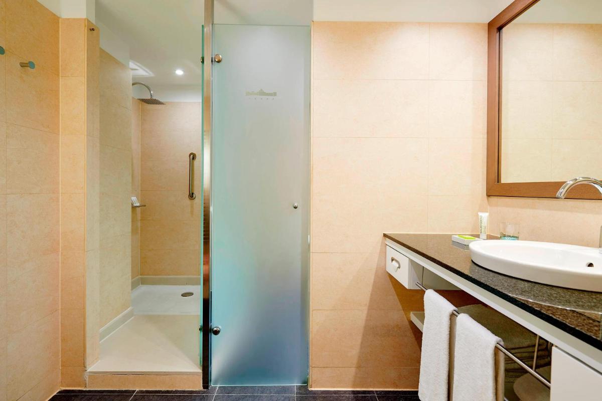 Le Meridien Ra Beach Hotel and Spa