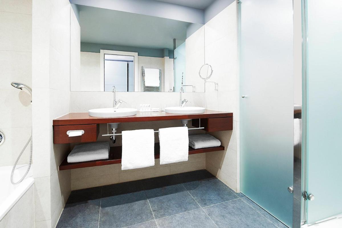 Le Meridien Ra Beach Hotel and Spa