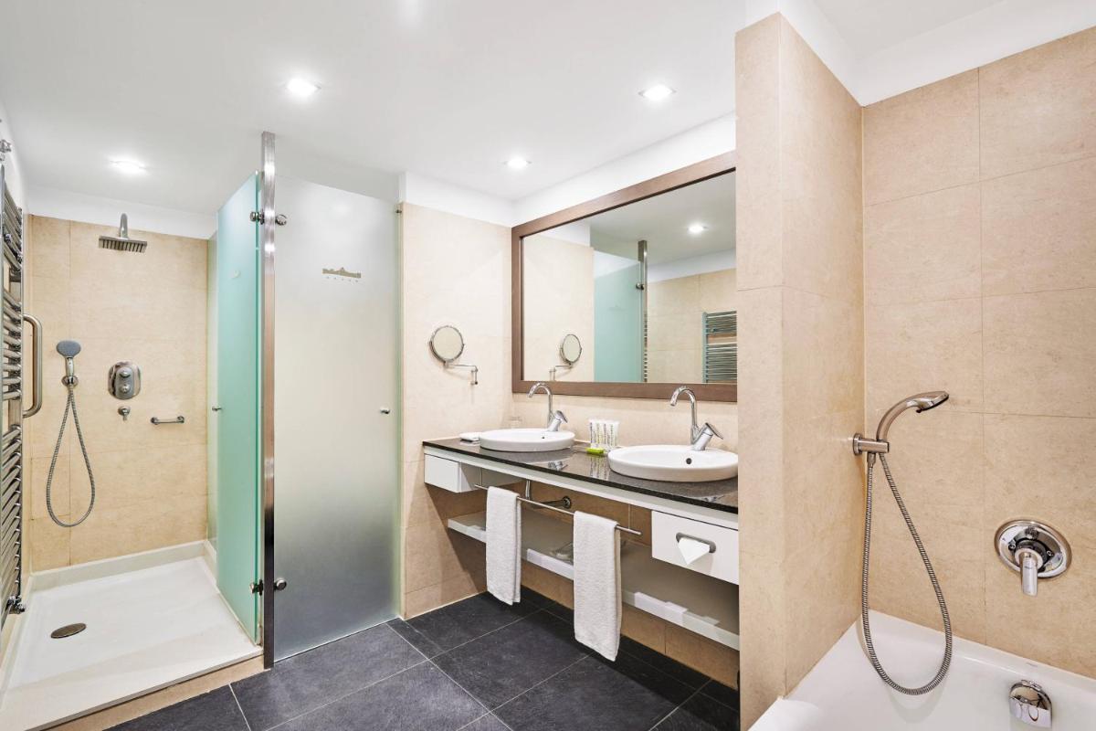 Le Meridien Ra Beach Hotel and Spa