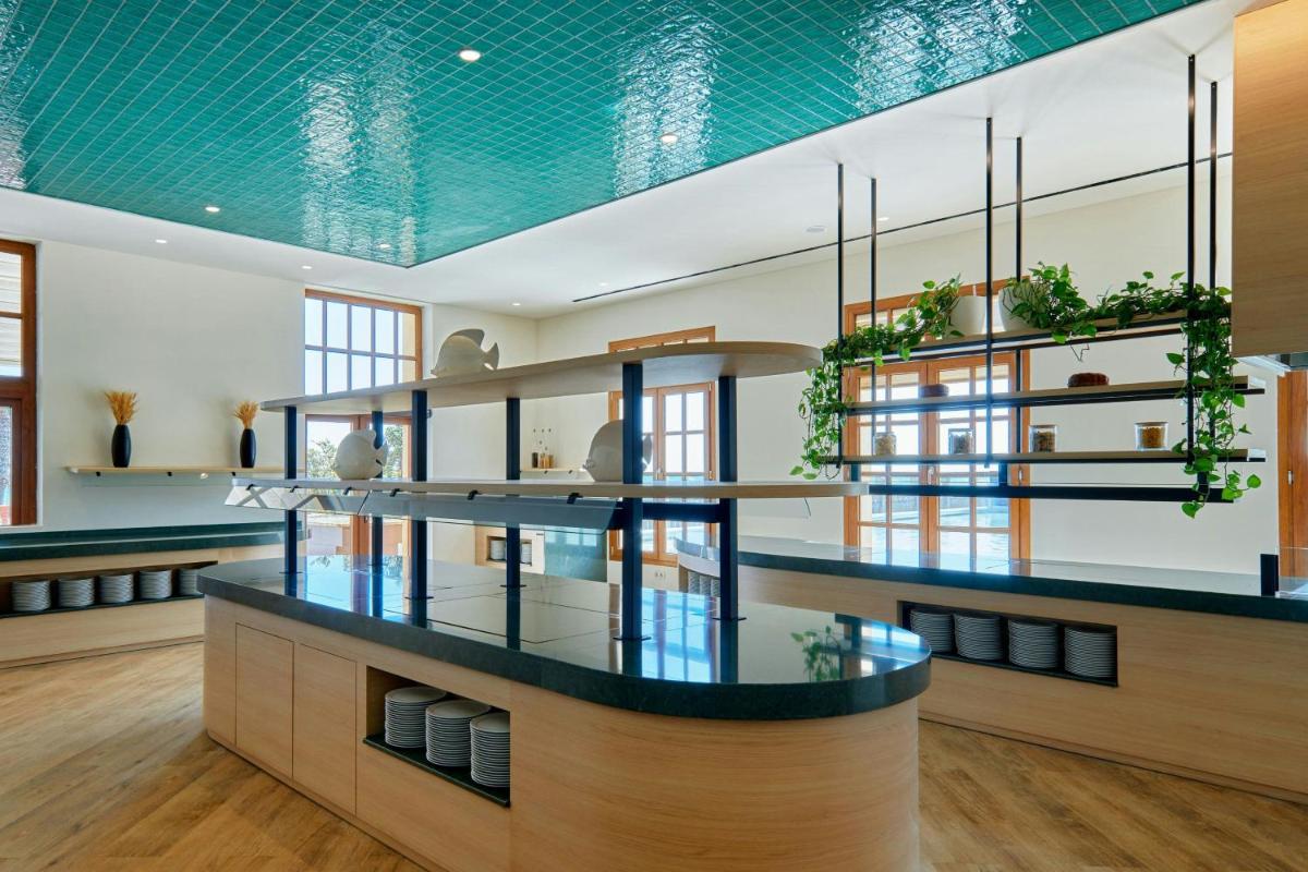 Le Meridien Ra Beach Hotel and Spa