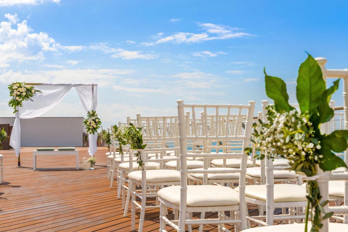 Le Meridien Ra Beach Hotel and Spa