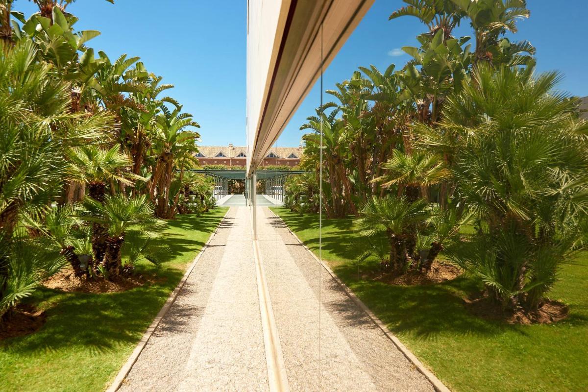 Le Meridien Ra Beach Hotel and Spa