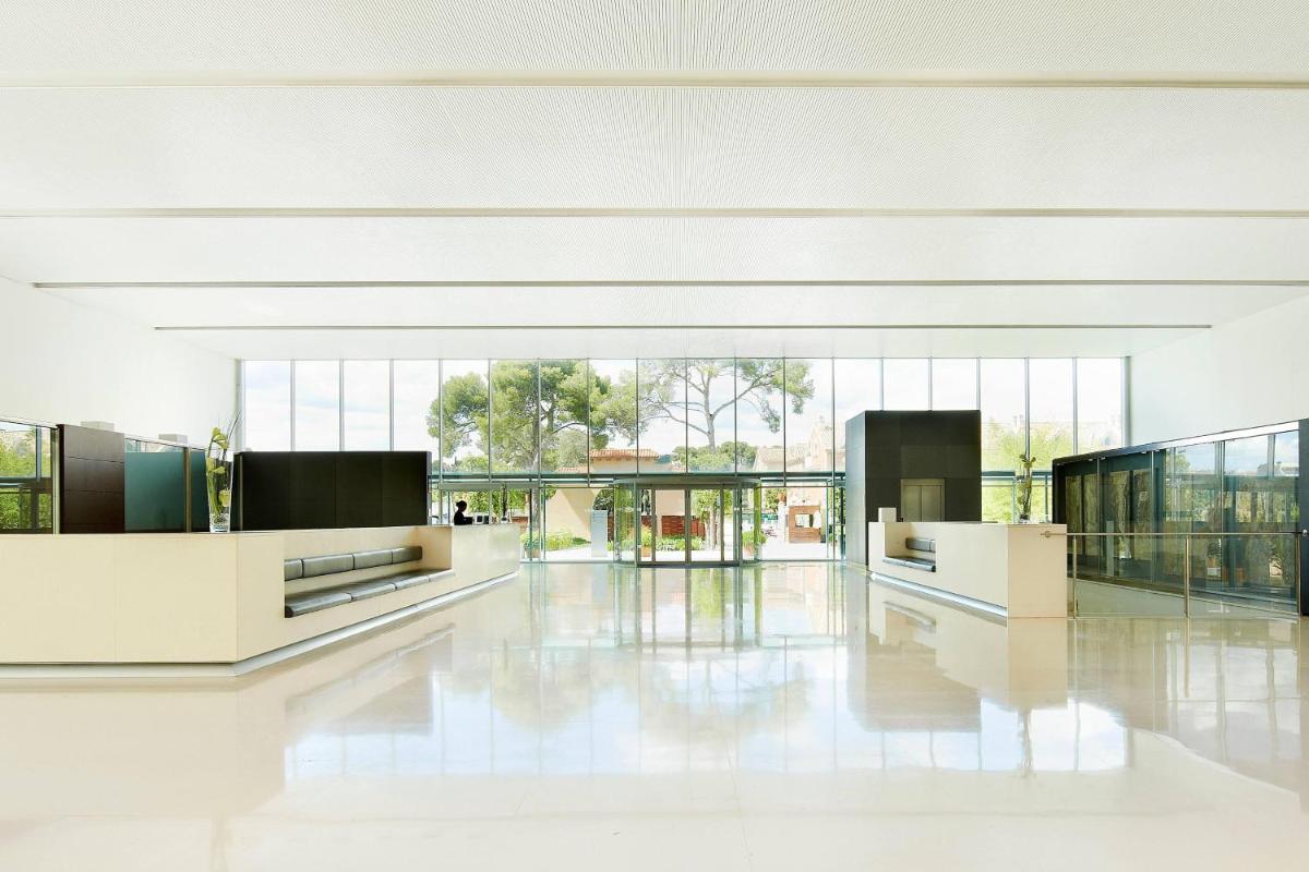 Le Meridien Ra Beach Hotel and Spa