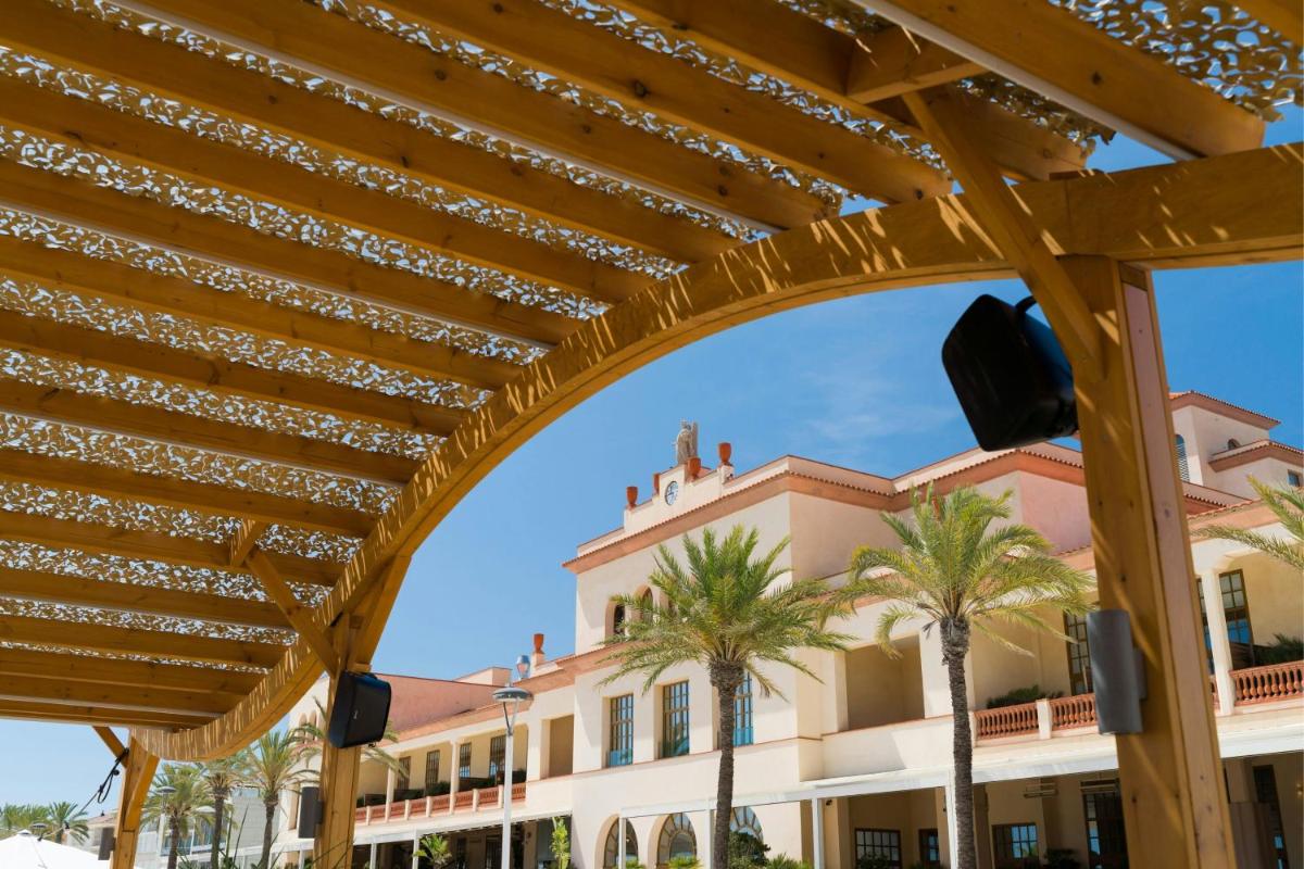 Le Meridien Ra Beach Hotel and Spa