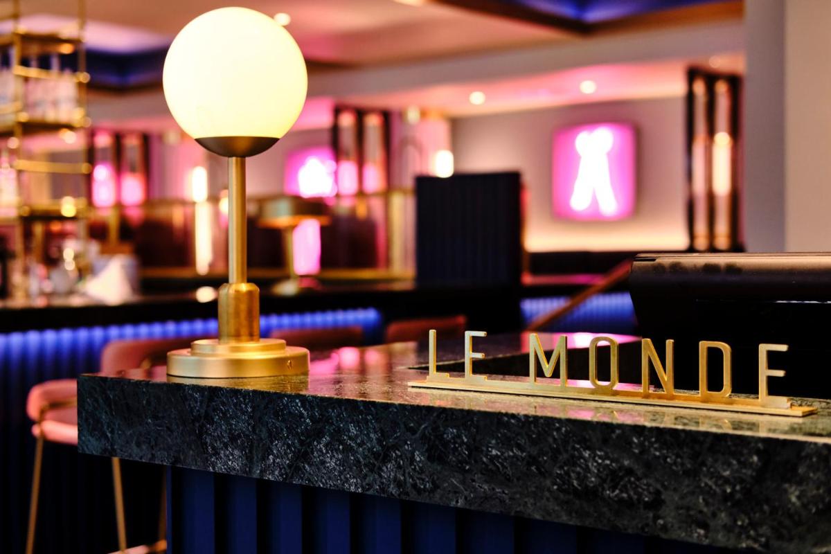 Le Monde Hotel