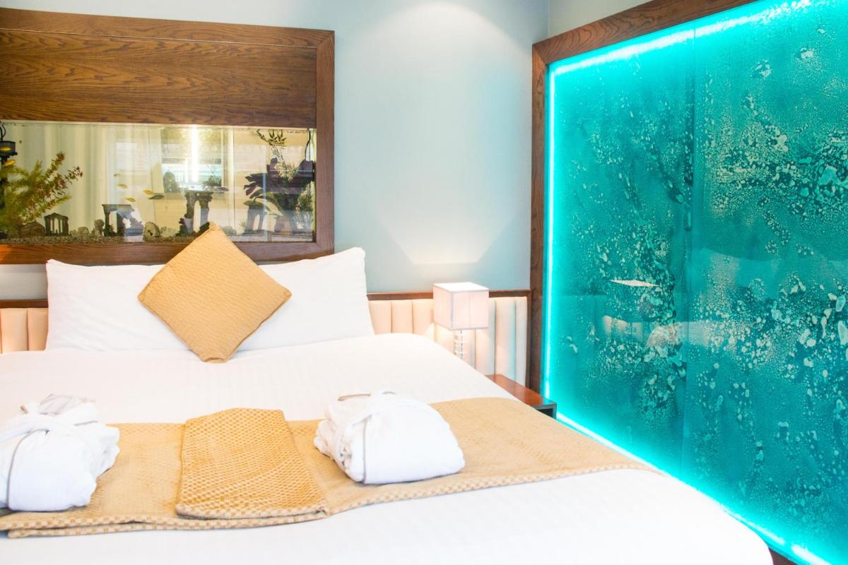 Le Monde Hotel