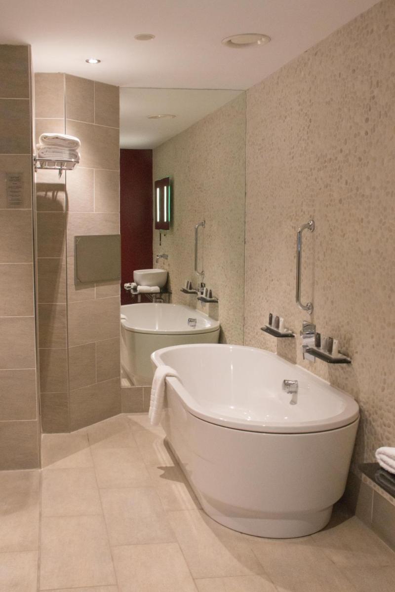 Le Monde Hotel