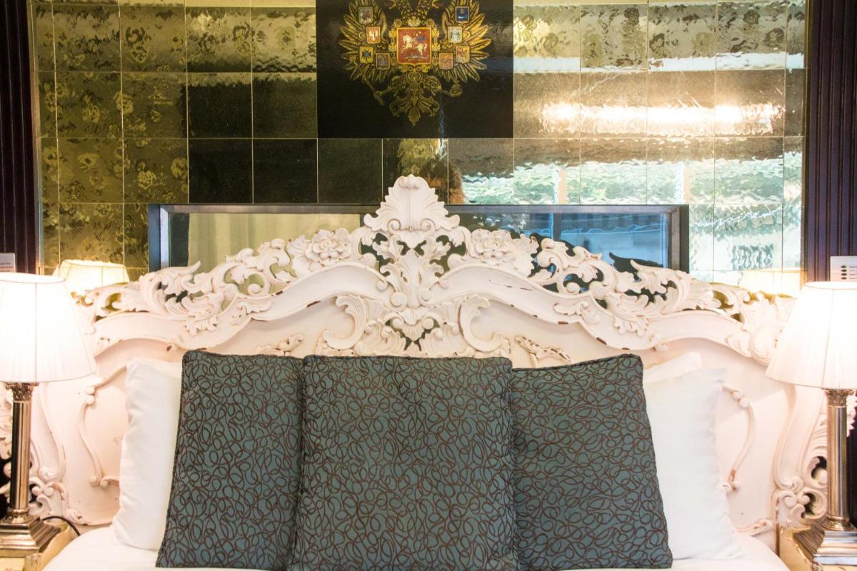 Le Monde Hotel