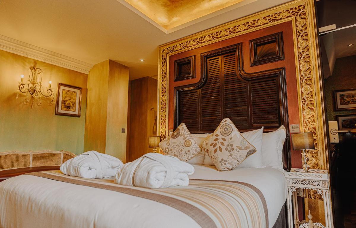 Le Monde Hotel