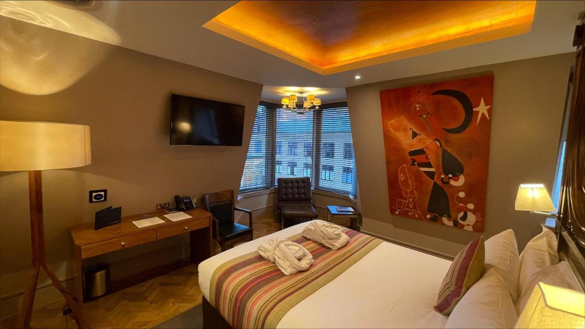 Le Monde Hotel