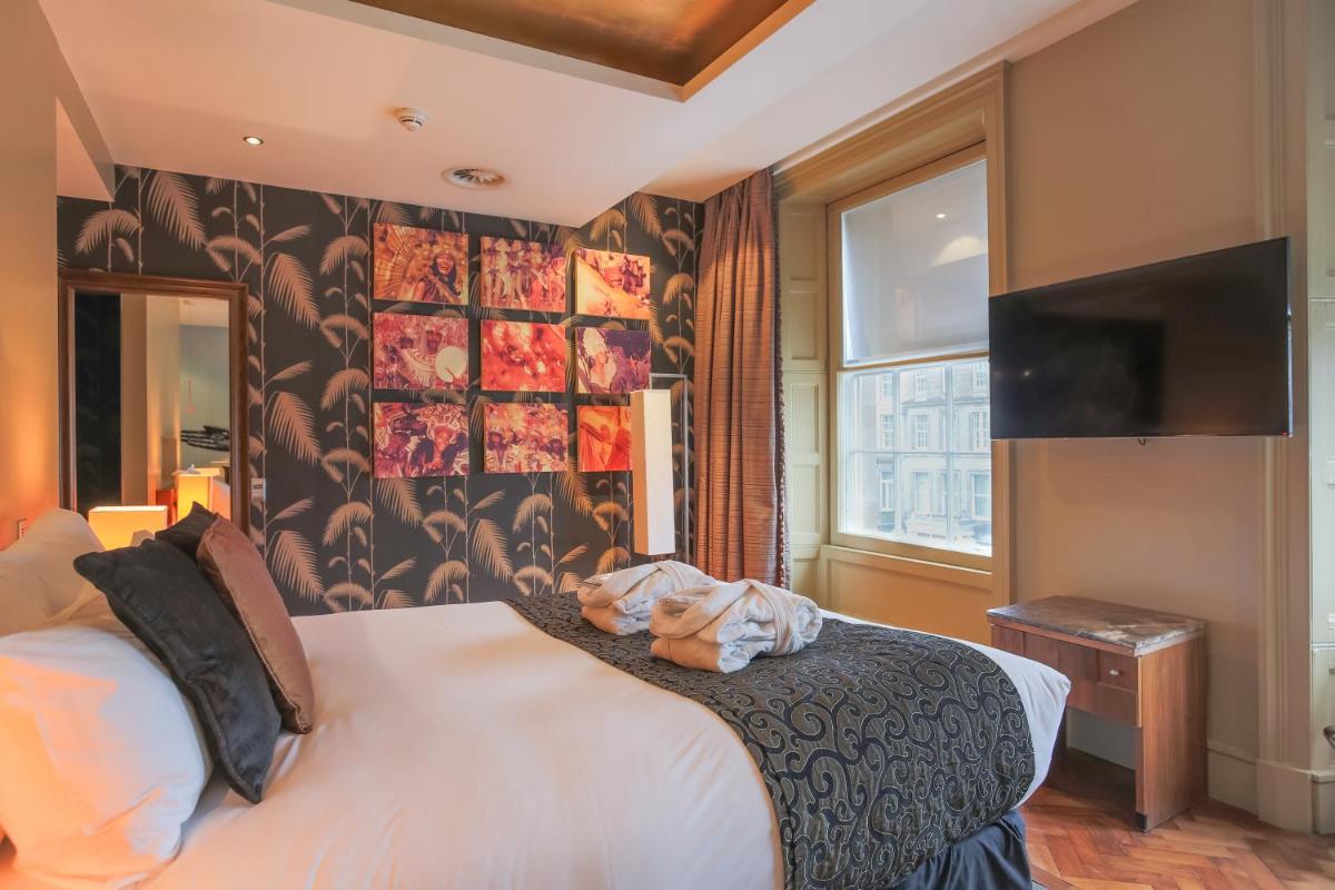 Le Monde Hotel