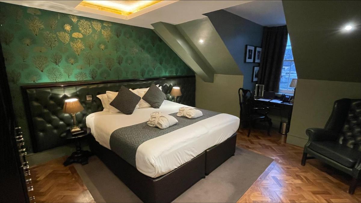 Le Monde Hotel