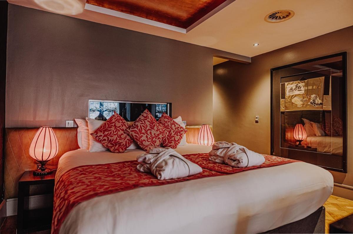 Le Monde Hotel