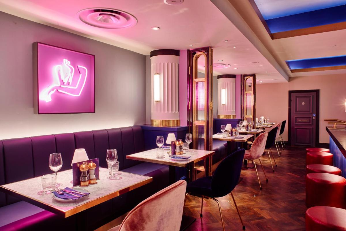 Le Monde Hotel
