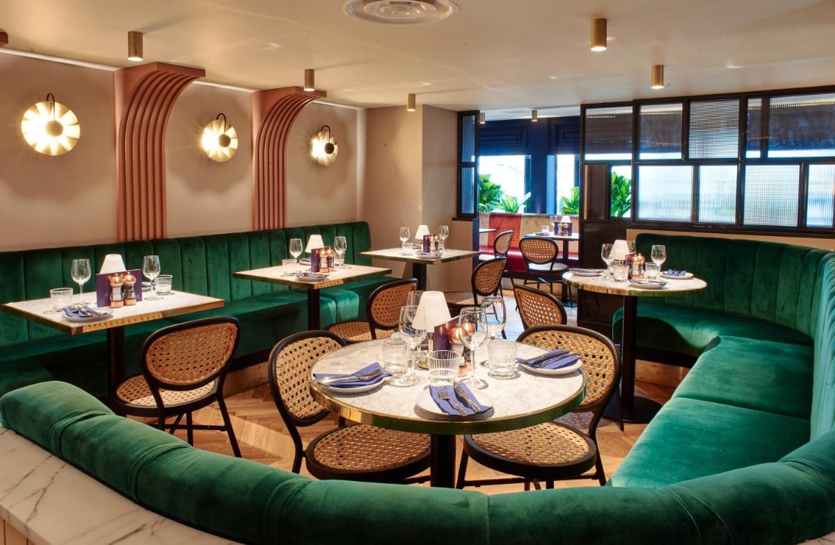 Le Monde Hotel