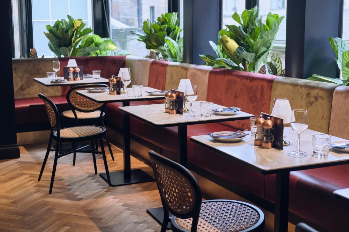 Le Monde Hotel