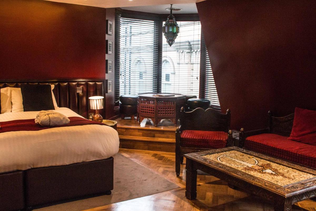 Le Monde Hotel