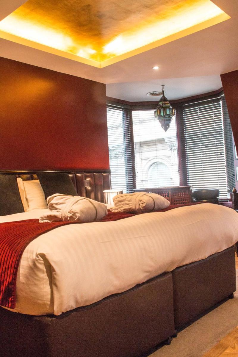 Le Monde Hotel