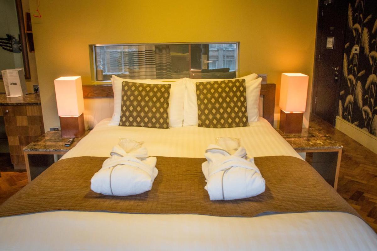 Le Monde Hotel