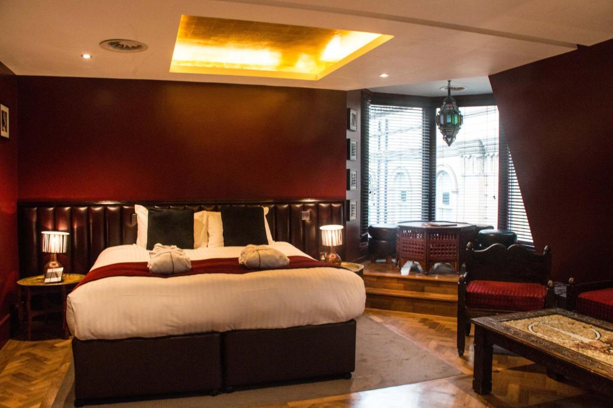 Le Monde Hotel