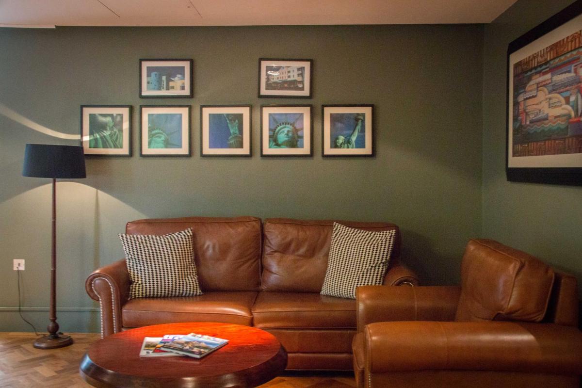 Le Monde Hotel