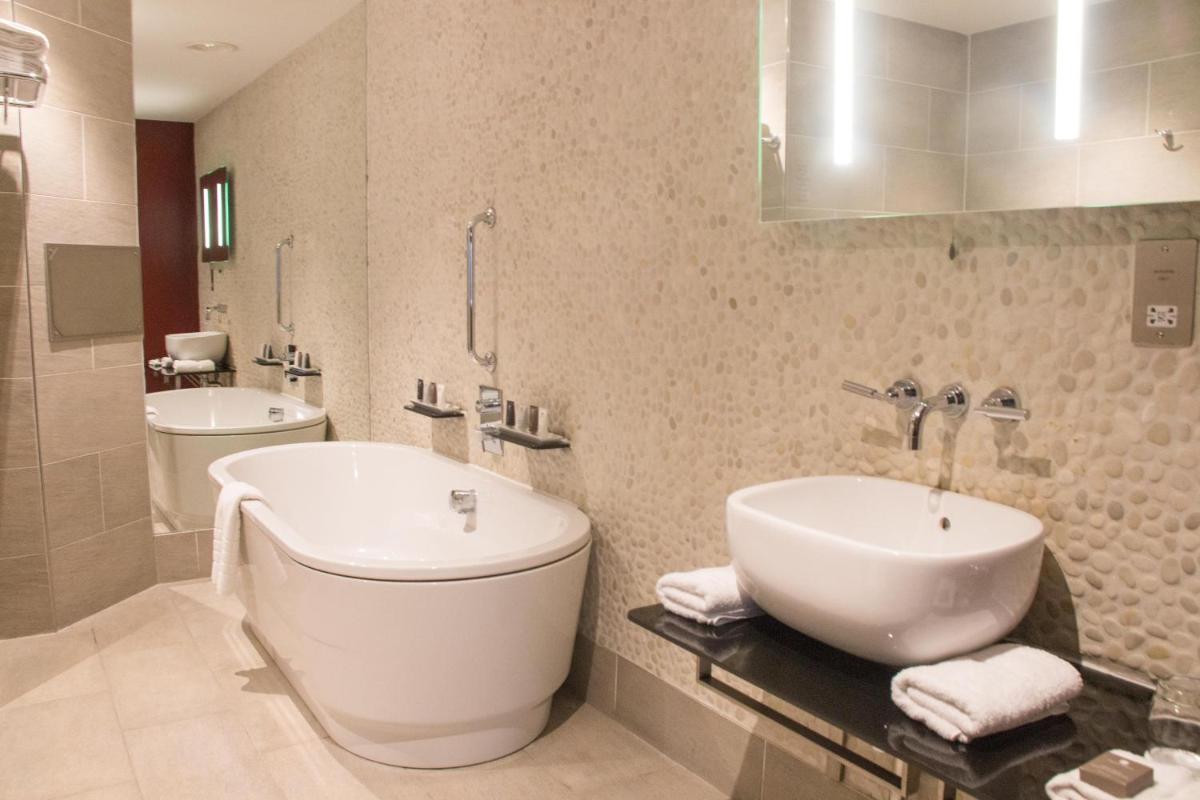 Le Monde Hotel