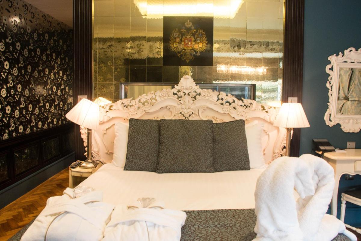 Le Monde Hotel