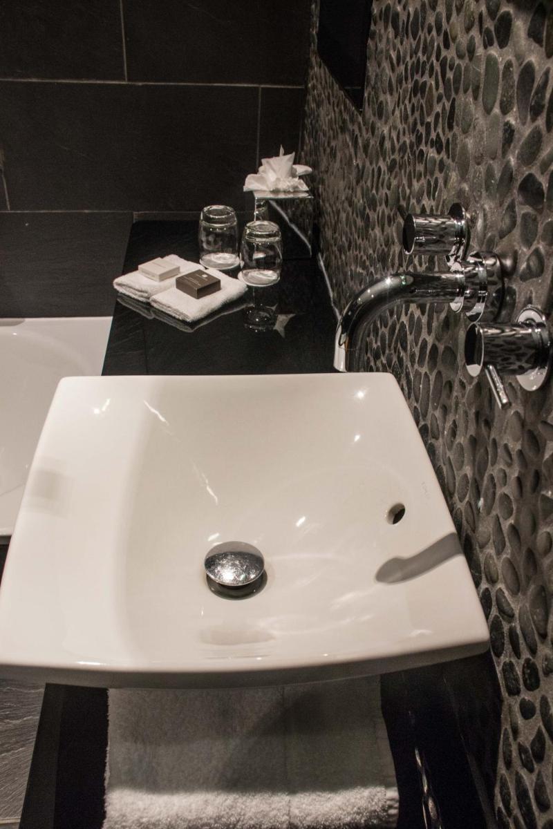 Le Monde Hotel