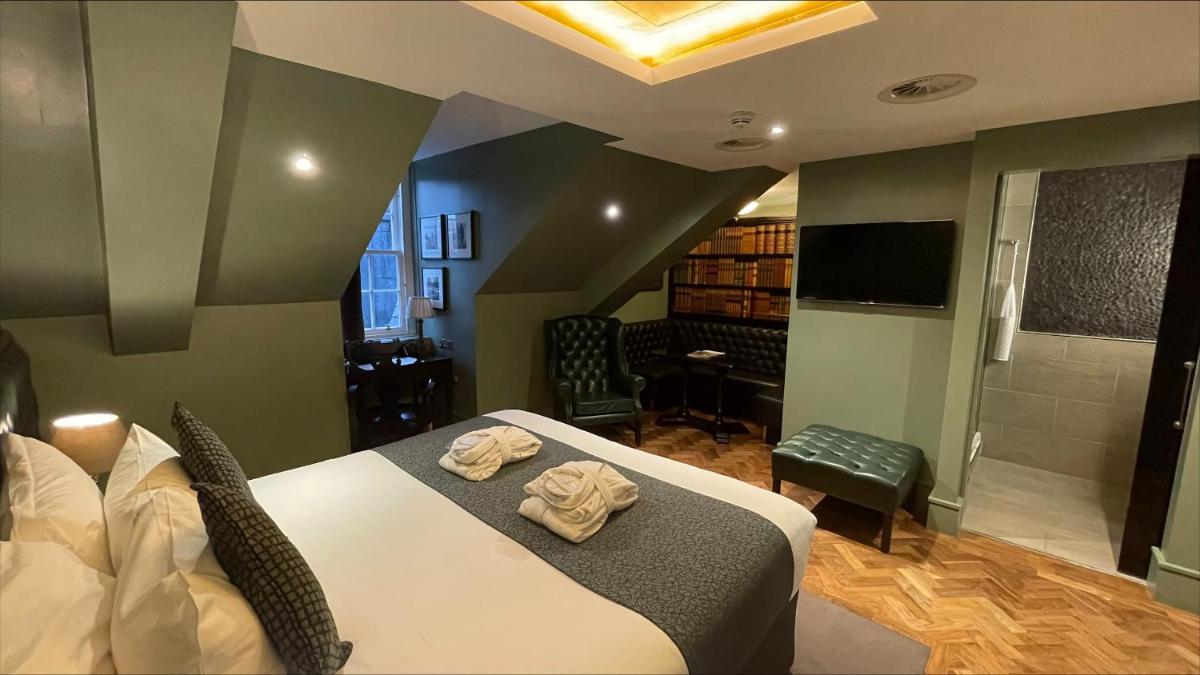 Le Monde Hotel